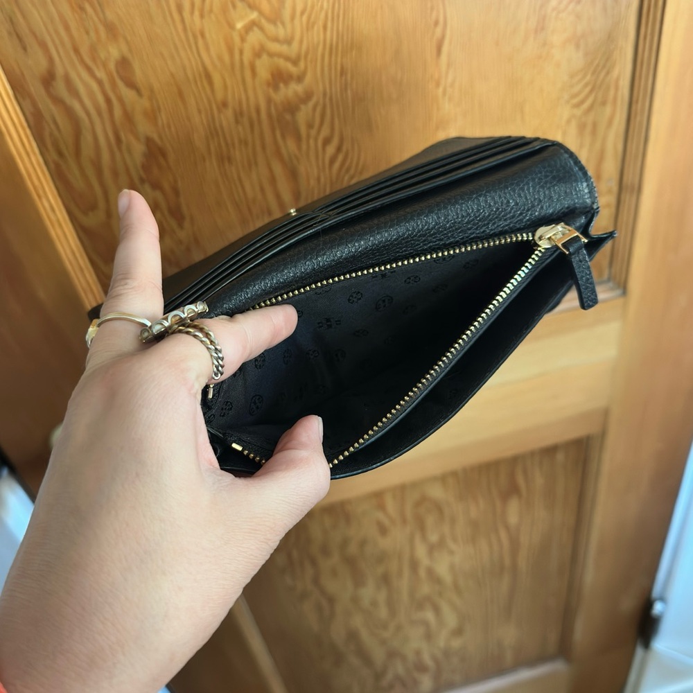 tory burch blake pebbled leather bifold wallet - Picture 6 of 7